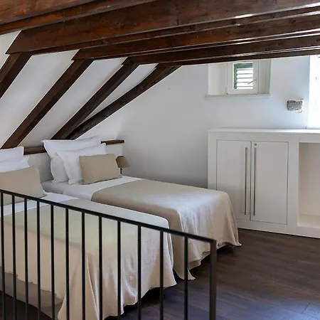 Heritage House Stone Orchard Orasac